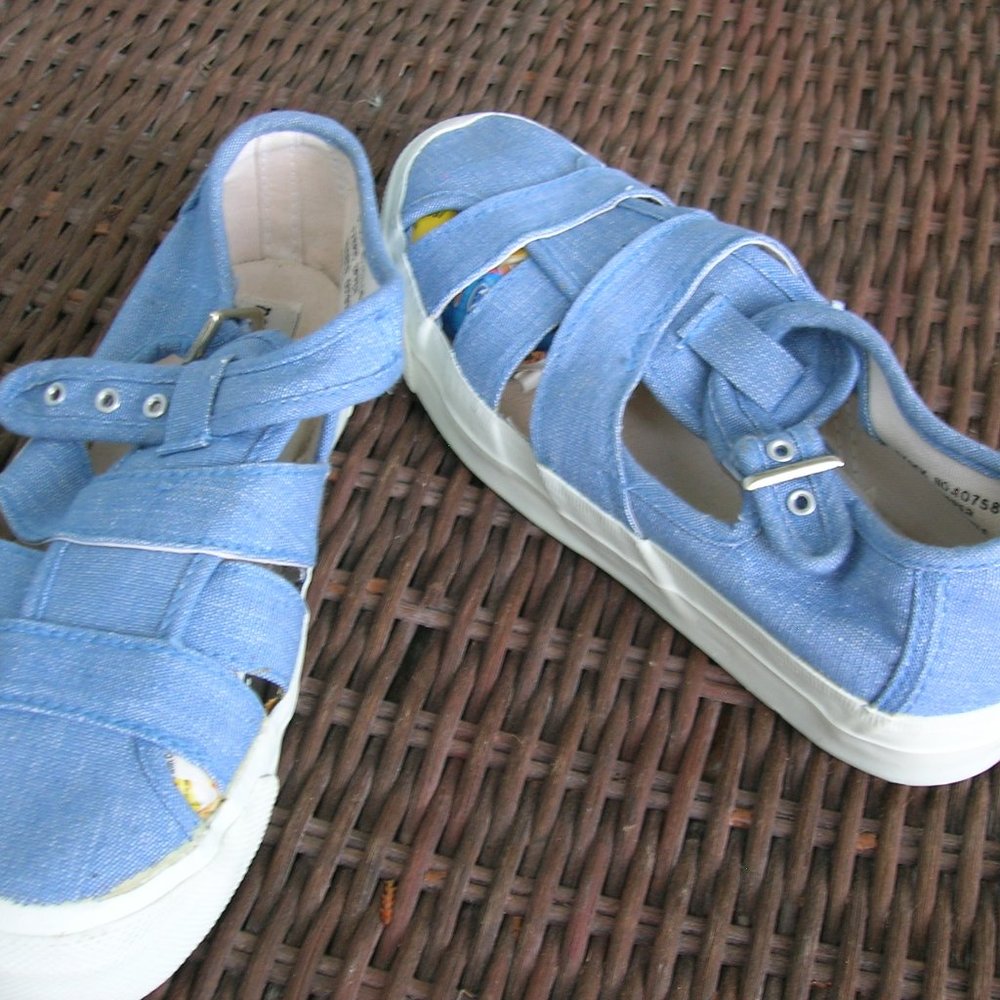 NEW LIGHT BLUE DENIM BUCKLE SANDAL